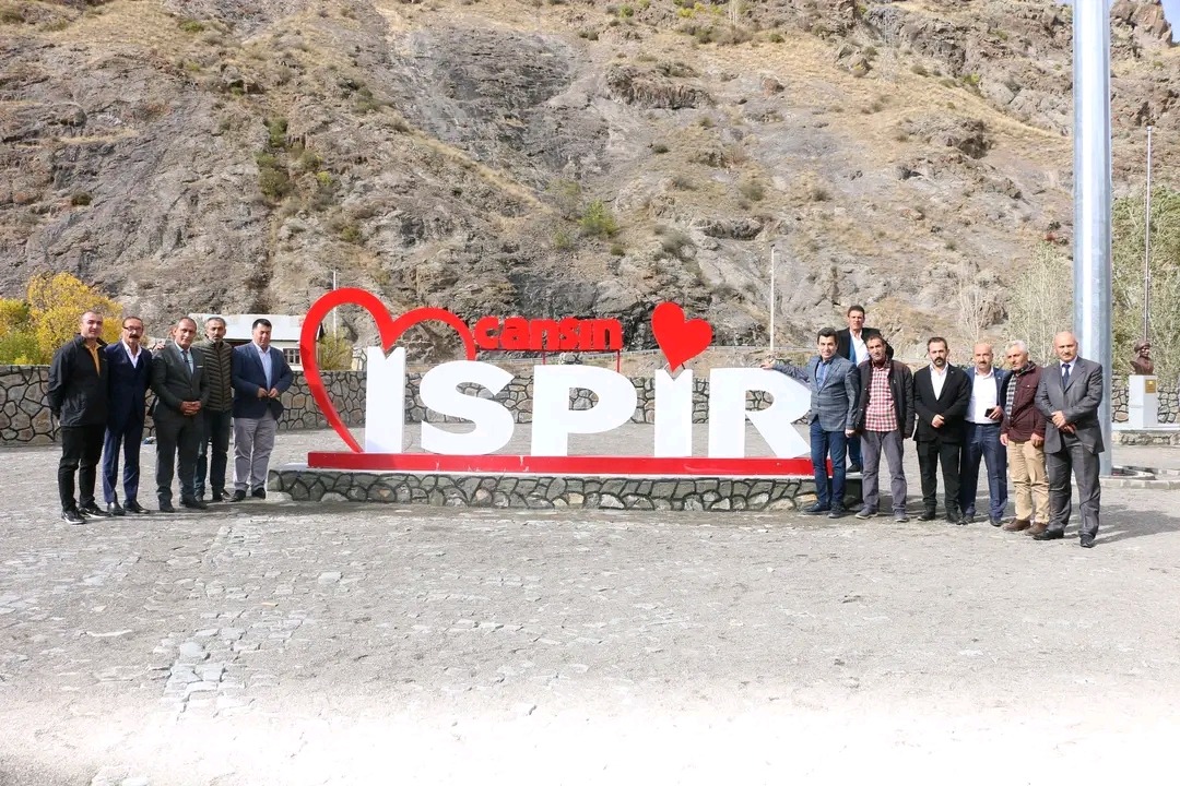 Başkan Ahmet Coşkun Muhtarlar Günü'nü Kutladı!