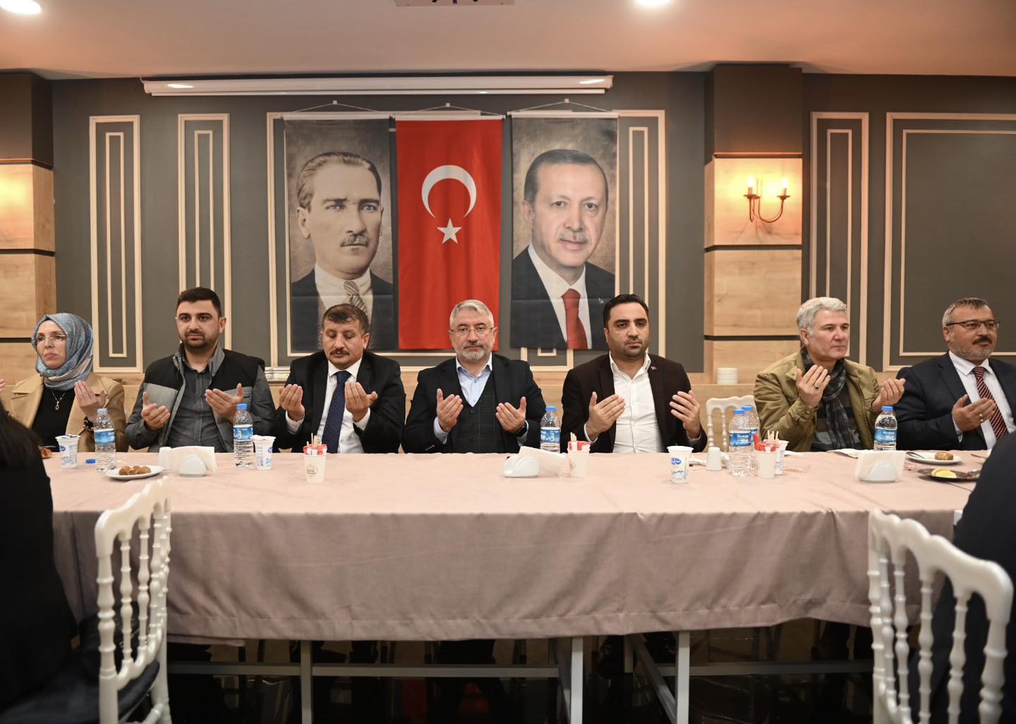 BAŞKAN AŞGIN, AK PARTİ TEŞKİLATLARIYLA İFTARDA BİR ARAYA GELDİ