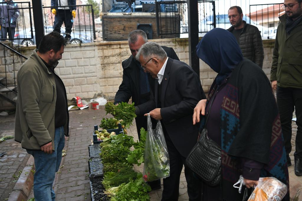 BAŞKAN BÜYÜKKILIÇ, MELİKGAZİ VE HACILAR’DA VATANDAŞLA BULUŞTU