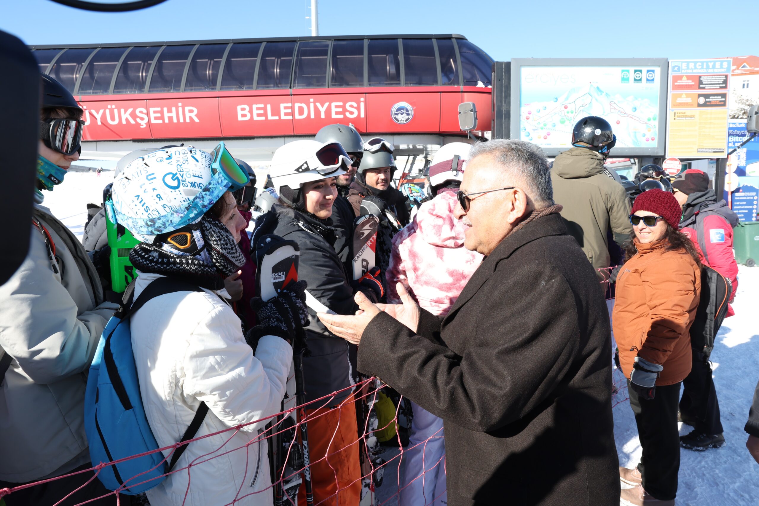 BAŞKAN BÜYÜKKILIÇ: “TÜRKİYE’NİN HER YERİNDEN ERCİYES’E GELİYORLAR”