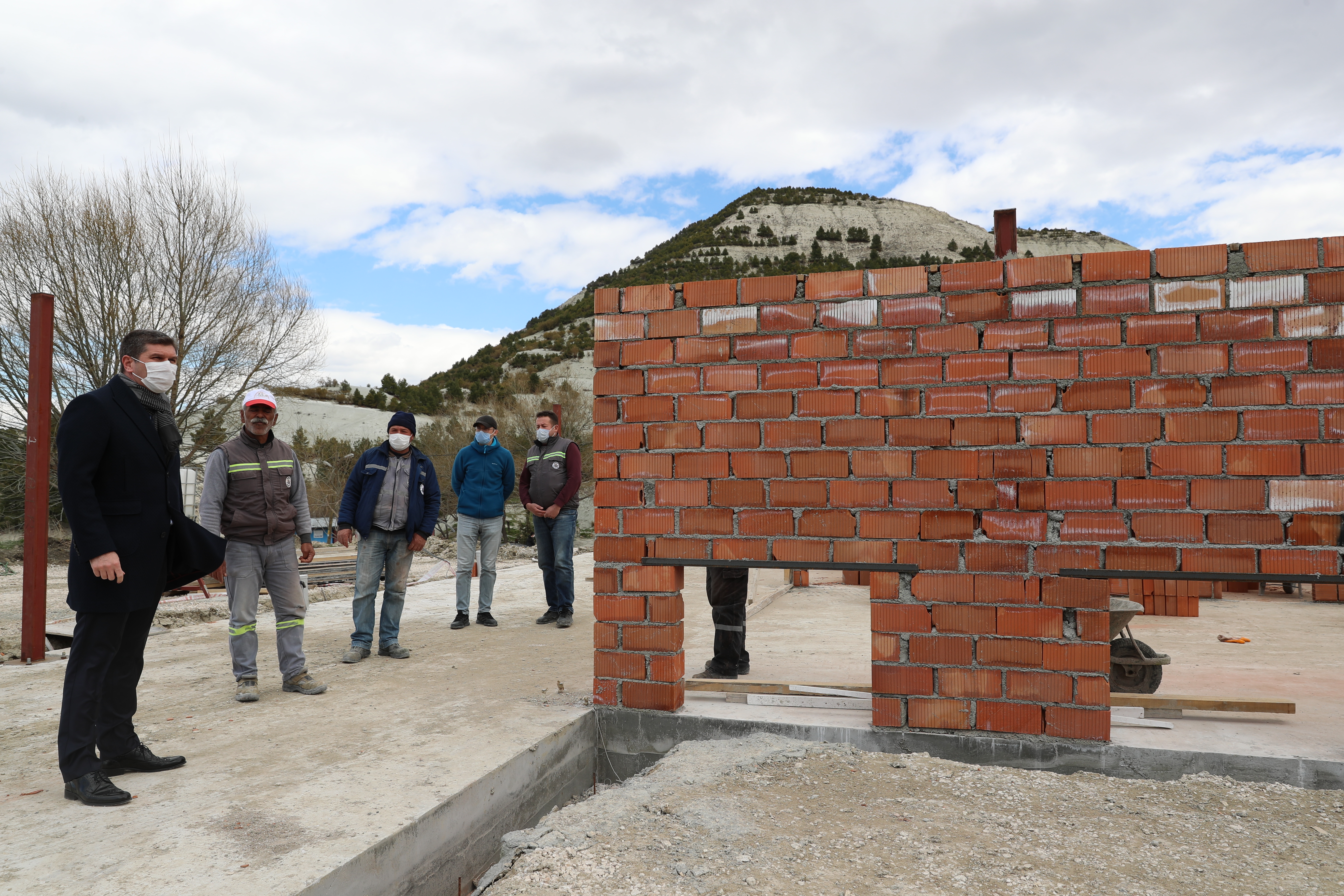 Başkan Ercengiz, Barınak inşaatında incelemelerde bulundu