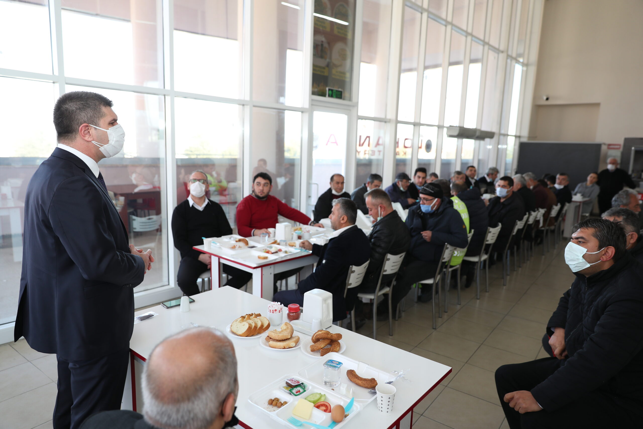 Başkan Ercengiz, Otogar esnafıyla kahvaltıda buluştu