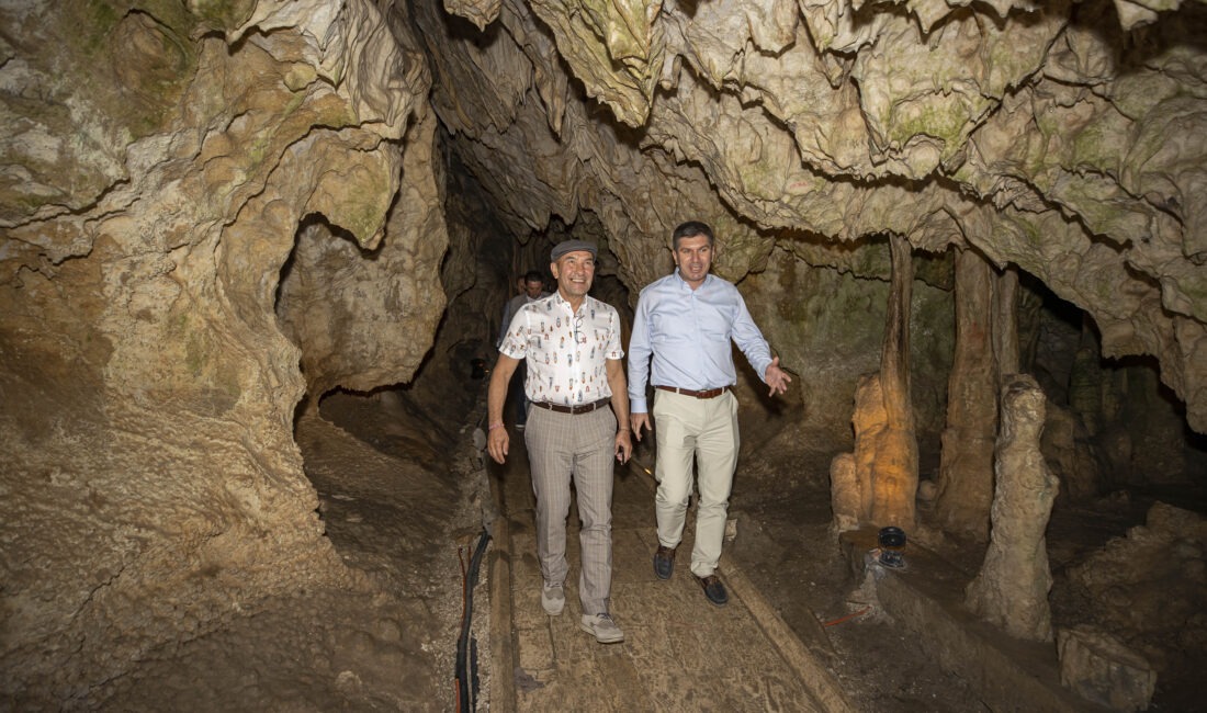 İzmir Büyükşehir Belediye Başkanı