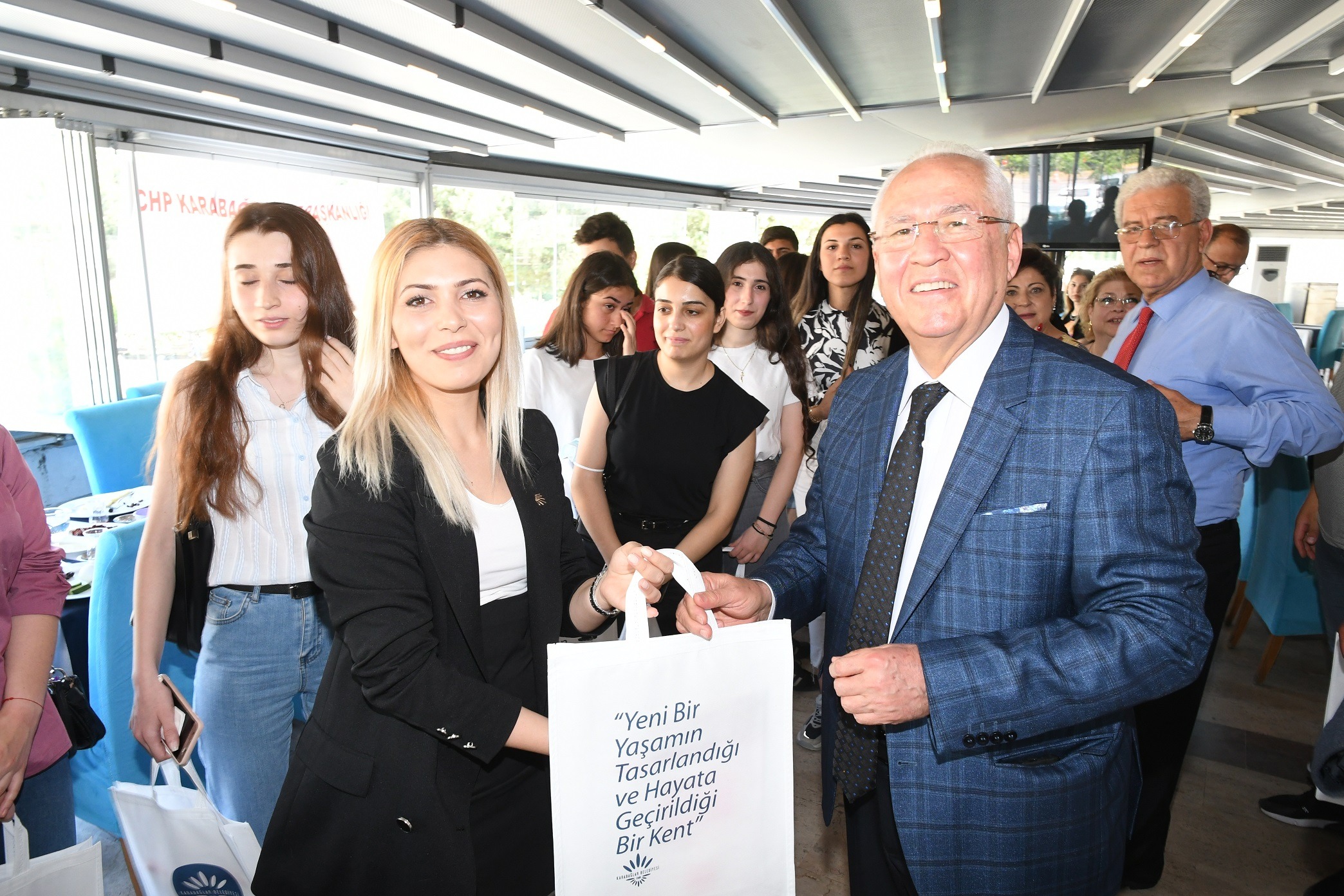 BAŞKAN GENÇLERLE BULUŞTU