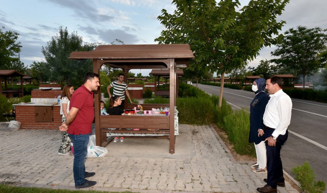 Karaaslan Piknik Bahçesi’nde vatandaşlarla