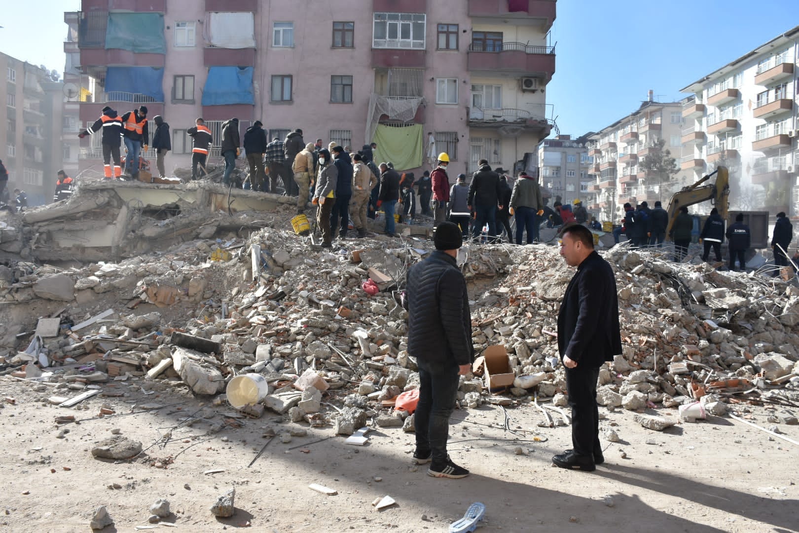 BAŞKAN HÜSEYİN BEYOĞLU : “DEPREMDEN ETKİLENEN VATANDAŞLAR İÇİN DİYARBAKIR GENELİNDE 100’DEN FAZLA BARINMA MERKEZİ OLUŞTURULDU”