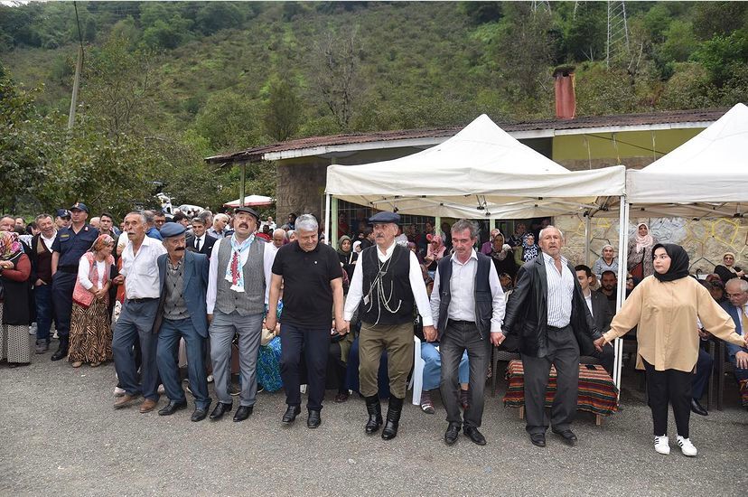 Başkan Karadere hız kesmiyor