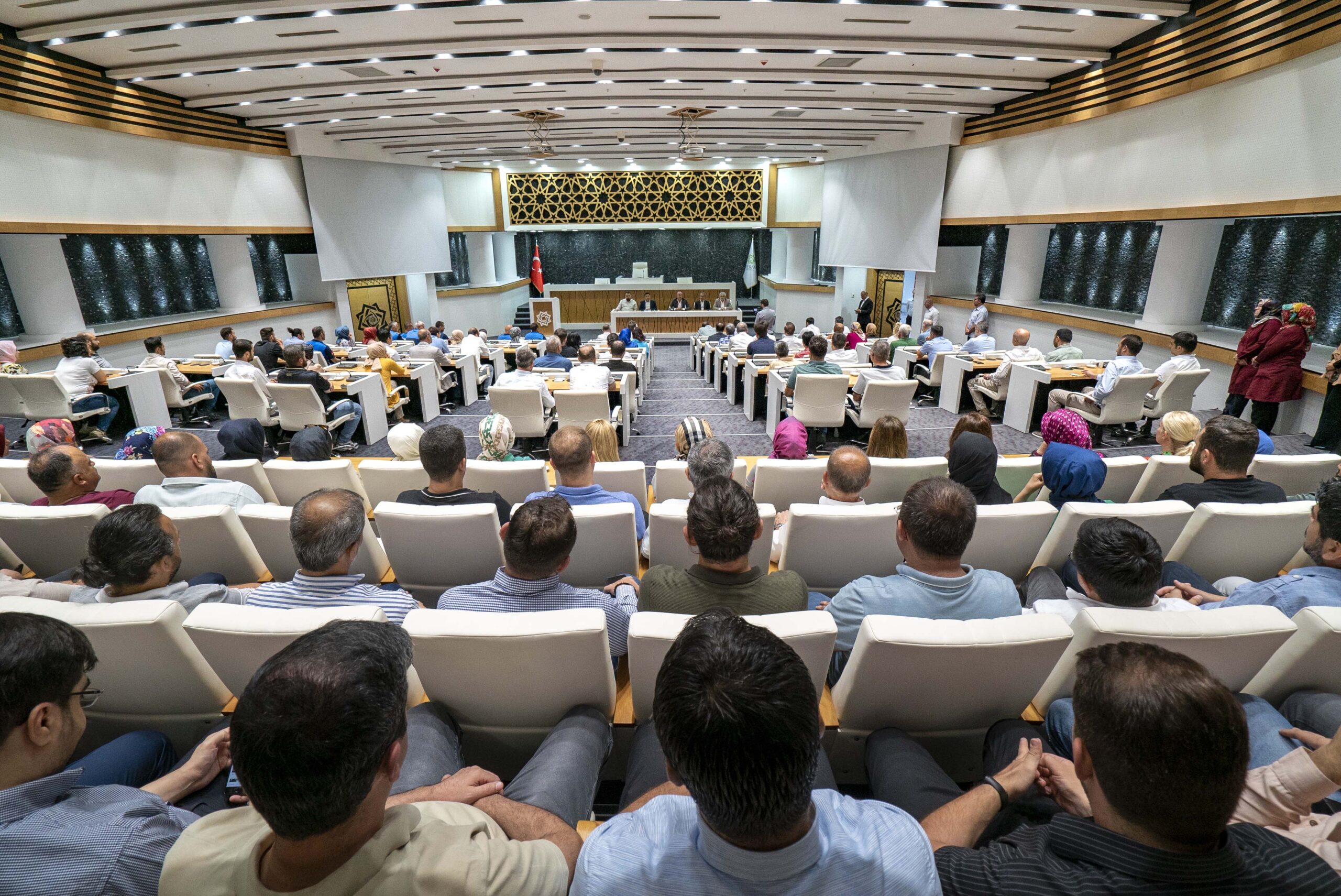 BAŞKAN KAVUŞ; EN ÖNEMLİ HEDEFİMİZ, KIRMIZI ÇİZGİMİZ HEMŞEHRİLERİMİZİN MEMNUNİYETİDİR