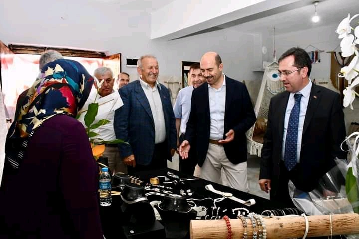Başkan Kılıç ve Kaymakam Maytalman Yıl Sonu Sergisine Katıldı 