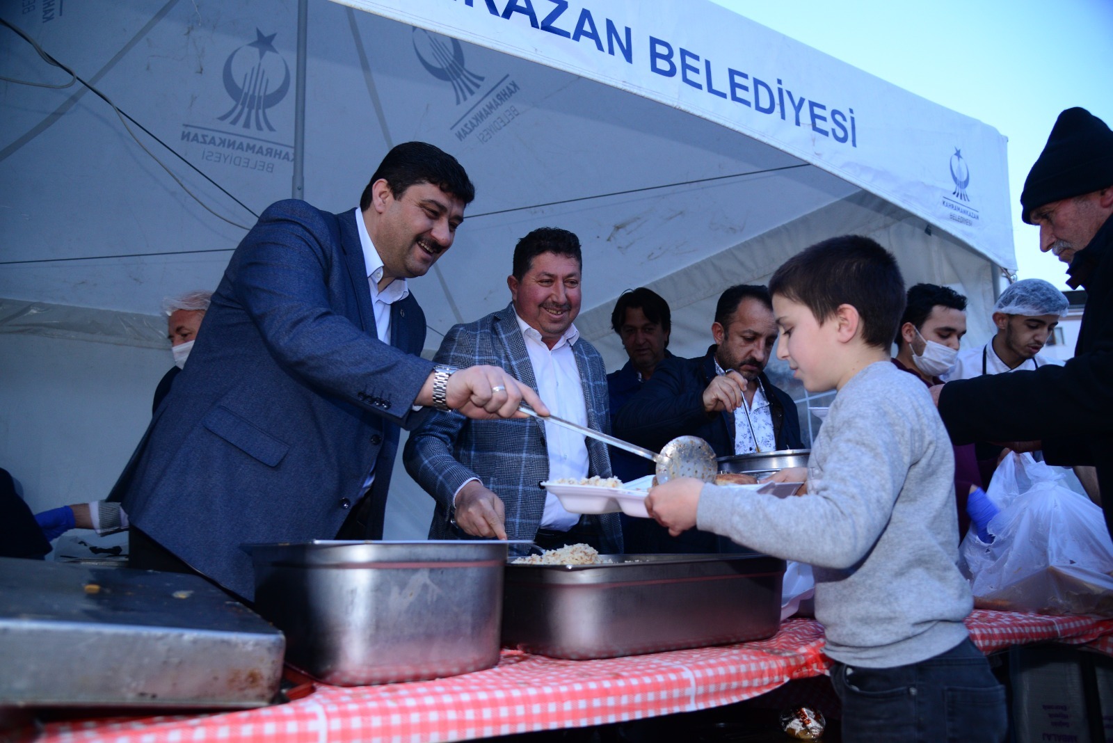 Başkan Oğuz ilk iftarda vatandaşlarla buluştu...