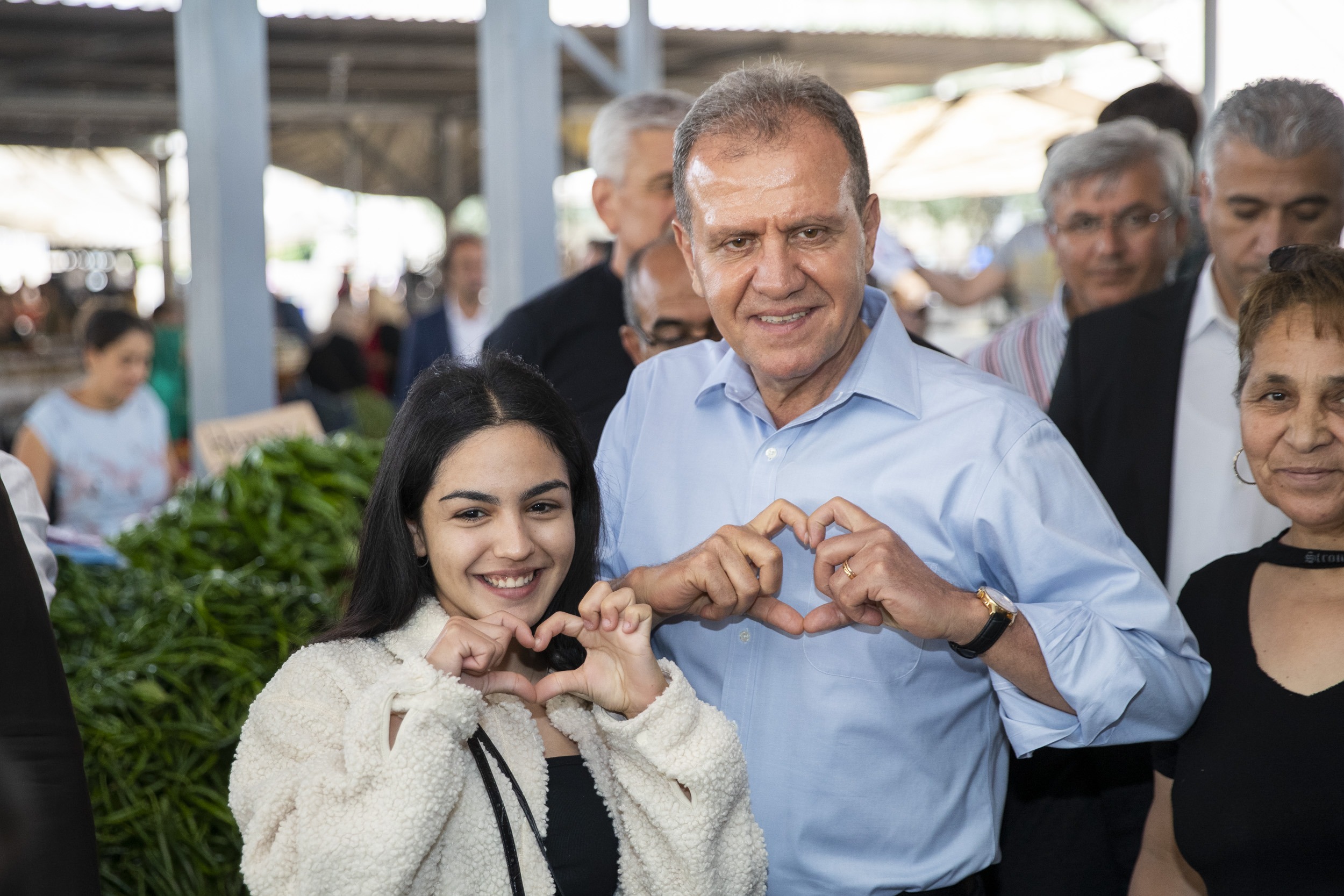 BAŞKAN SEÇER, YENİŞEHİR EĞRİÇAM PAZAR YERİNDE VATANDAŞLA BULUŞTU