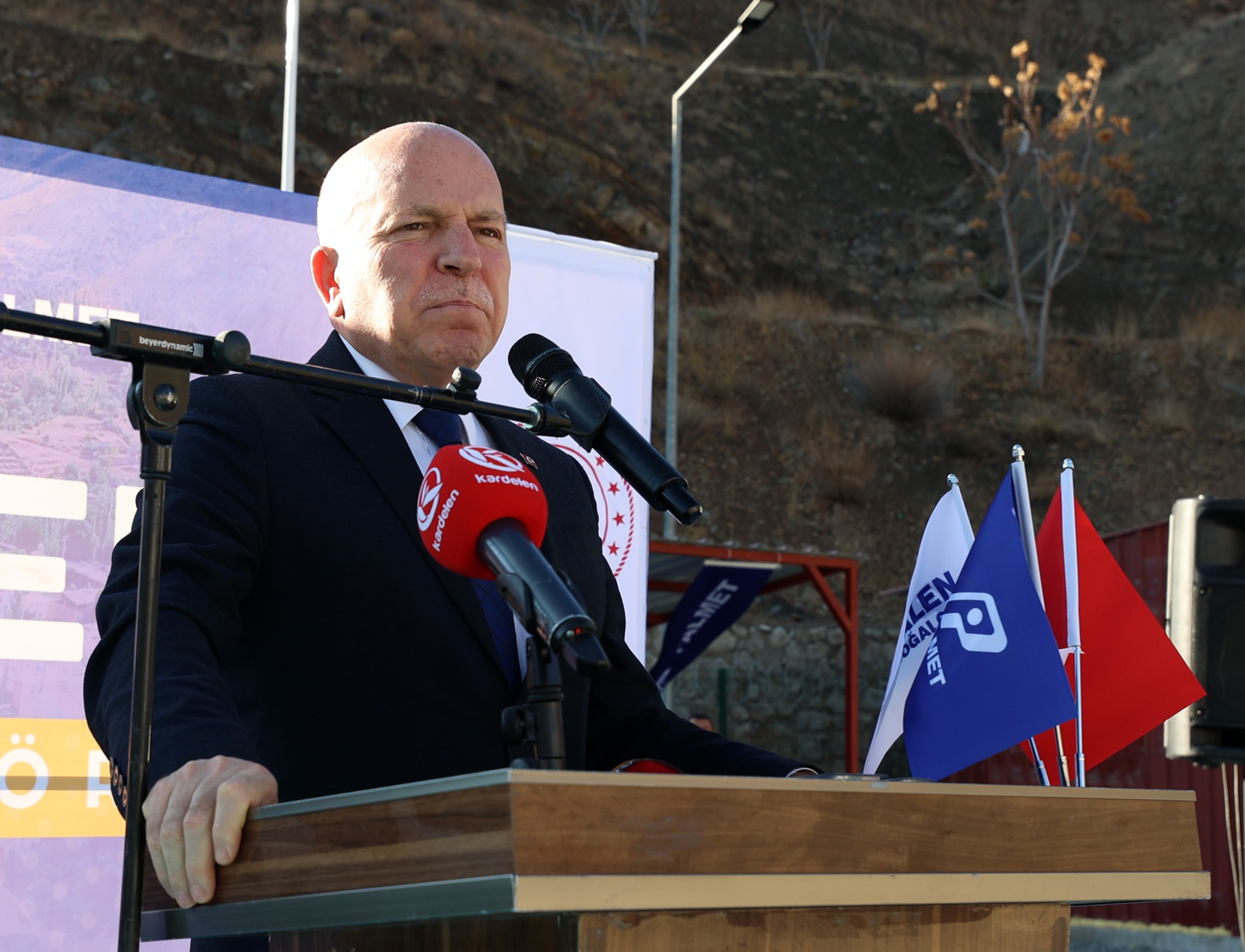 BAŞKAN SEKMEN: “UZUNDERE İLÇEMİZ DE DOĞALGAZA KAVUŞTU”