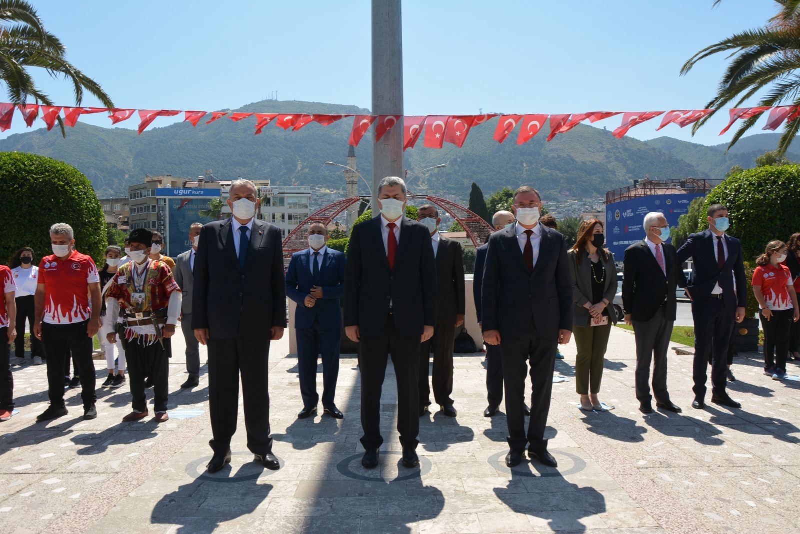 BAŞKAN YILMAZ 19 MAYIS ATATÜRK’Ü ANMA, GENÇLİK VE SPOR BAYRAMI KUTLAMA PROGRAMLARINA KATILDI 