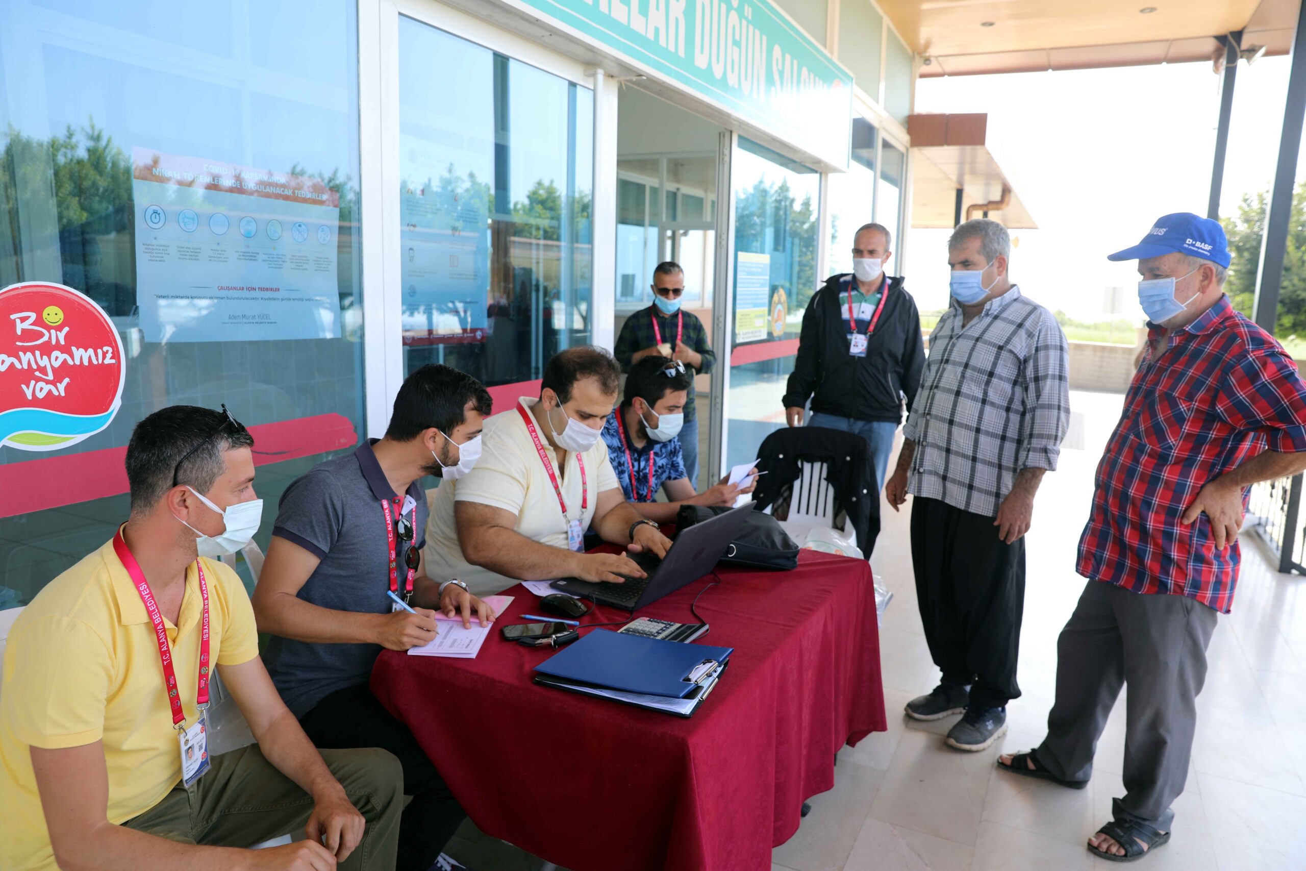 BAŞKAN YÜCEL’DEN HEM ÜRETİCİYE HEM VATANDAŞA DESTEK