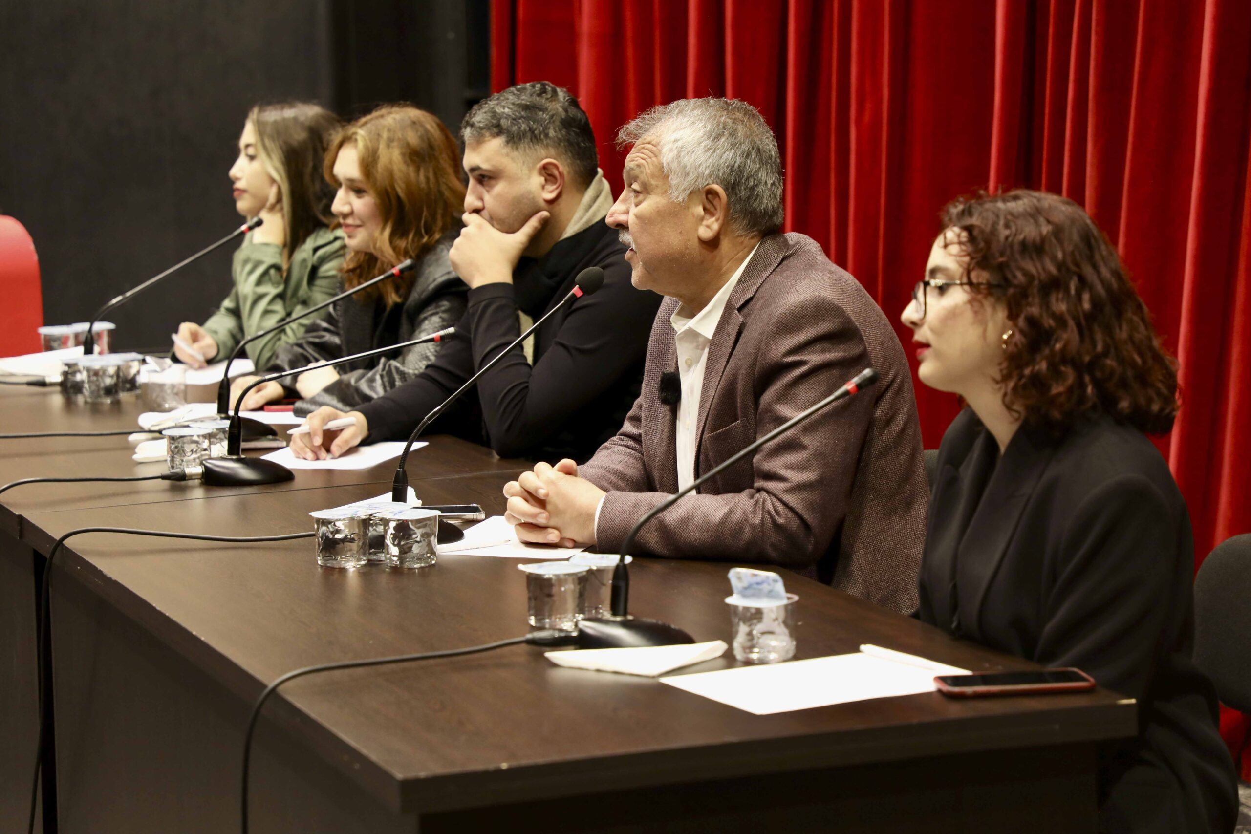 Başkan Zeydan Karalar, “Atatürk’ün ülkeyi emanet ettiği gençlere güvenimiz tam.”