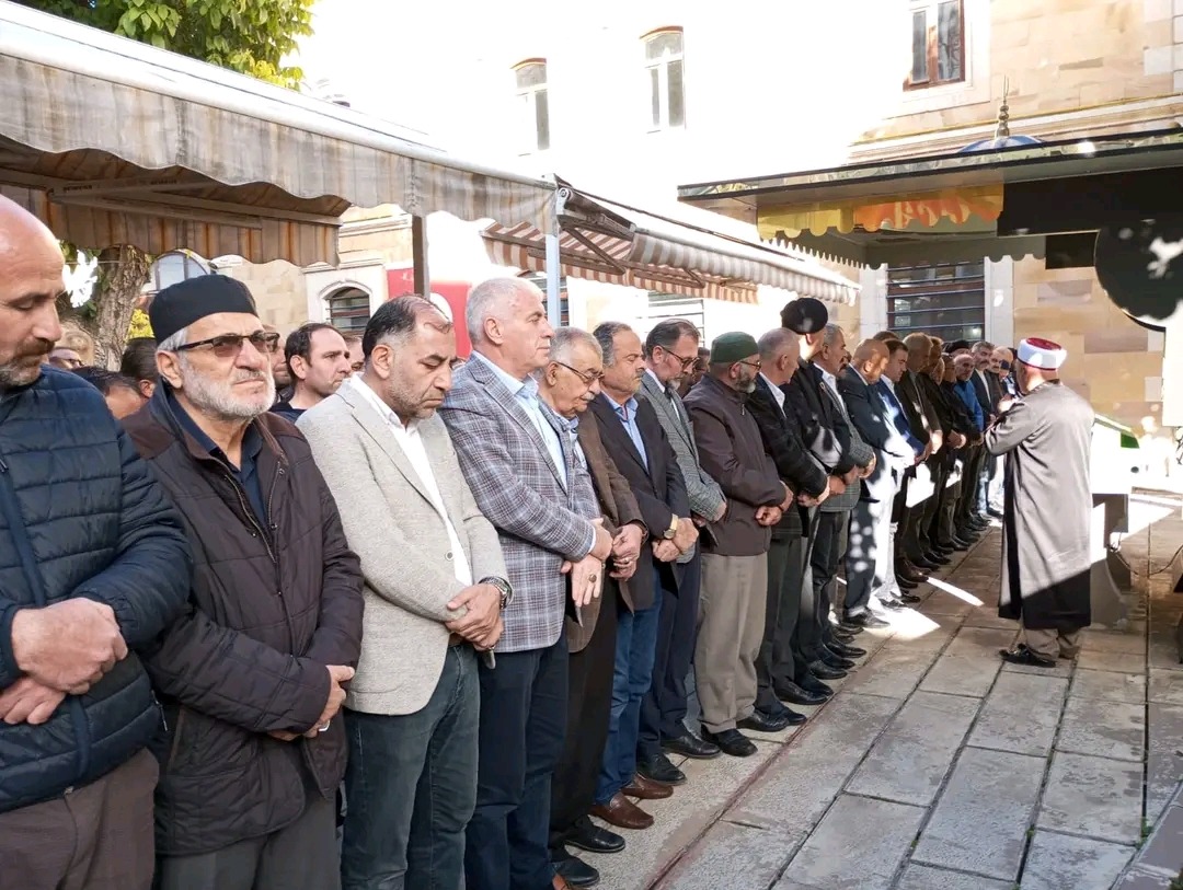 Bayburt Protokolü Merhume Mahinur Memiş'in Cenazesinde Biraraya Geldi