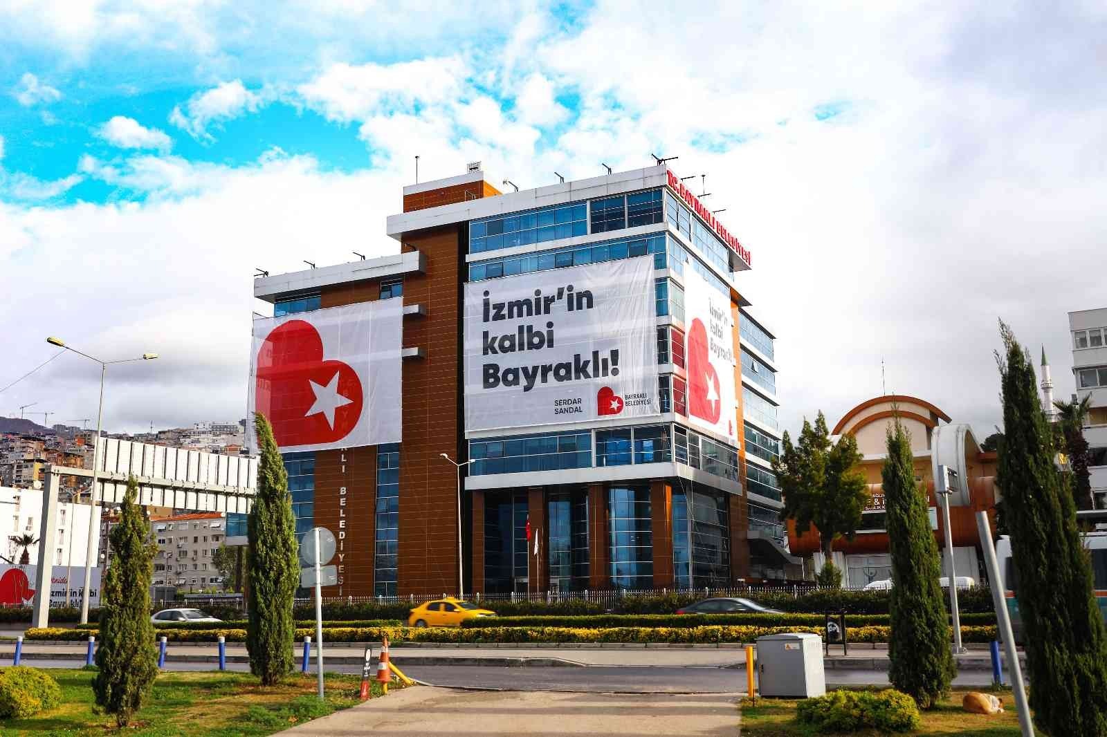 BAYRAKLI_ Başkan Sandal “Depremzede kaderine terk ediliyor”  