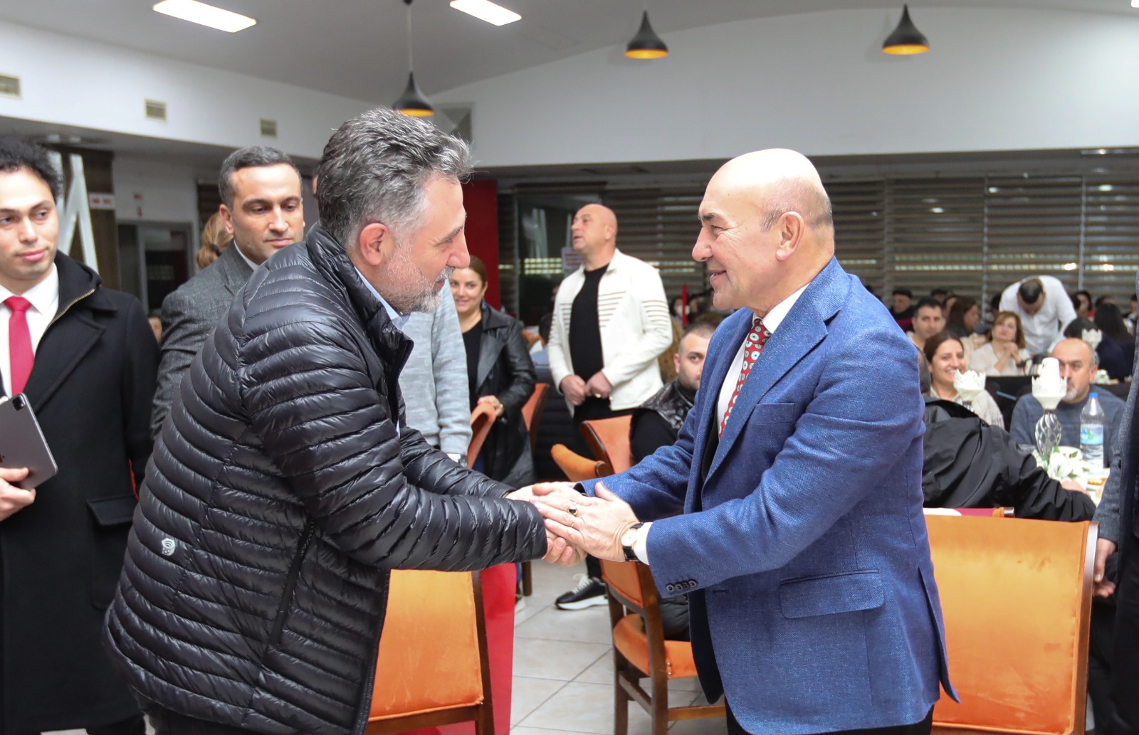 BAYRAKLI_Erzurum Demokrat Dernekler Federasyonu üyeleri Bayraklı’da dayanışma kahvaltısında bir araya geldi.