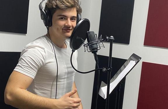 BEŞİKTAŞ’LI UĞUR ARSLAN’IN RAPÇİ OĞLU SELO EL TURCO’DAN FATİH TERİM ŞARKISI.