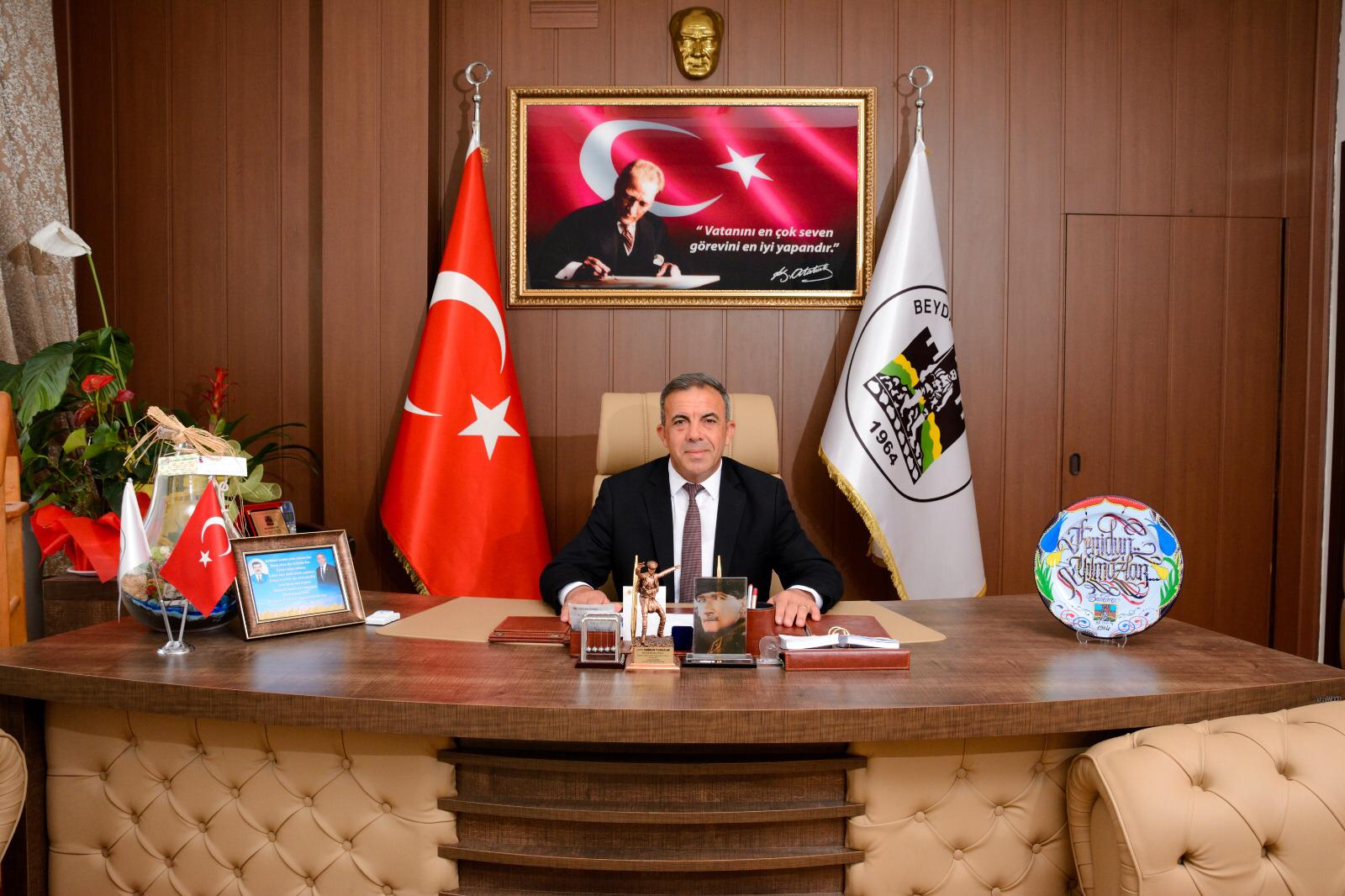 Beydağ Belediye Başkanı Feridun Yılmazlar yılın en başarılı ilçe belediye başkanı’ ödülüne layık görüldü.