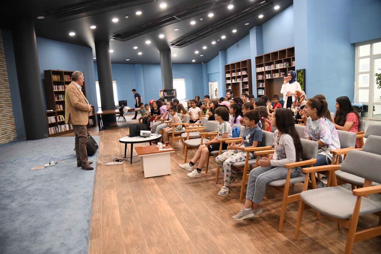 Bir Kütüphaneden Daha Fazlası