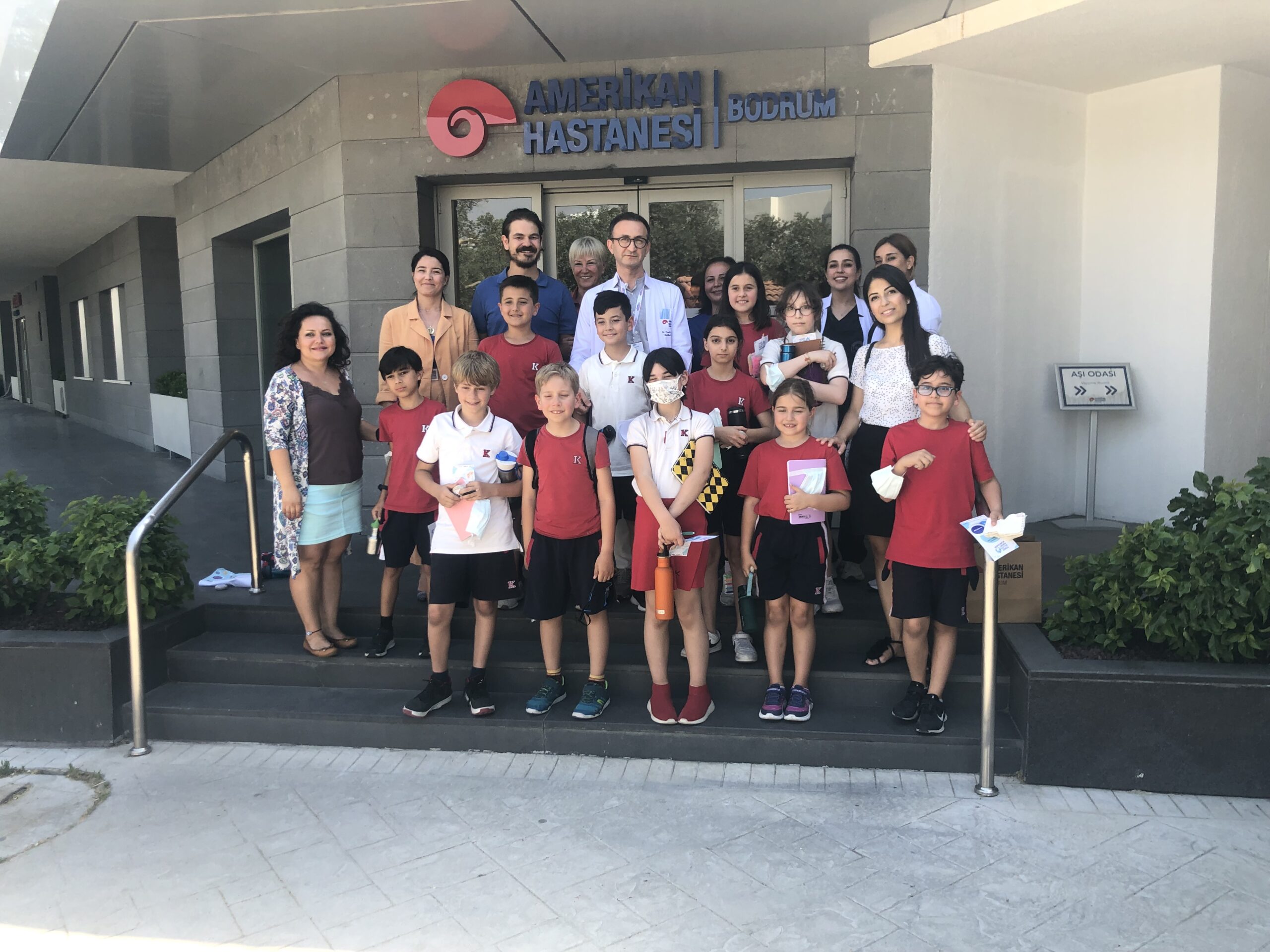 BODRUM AMERİKAN HASTANESİ’NDE ÖĞRENCİLERE HİJYEN VE ÇEVRE BİLİNCİ EĞİTİMİ VERİLDİ