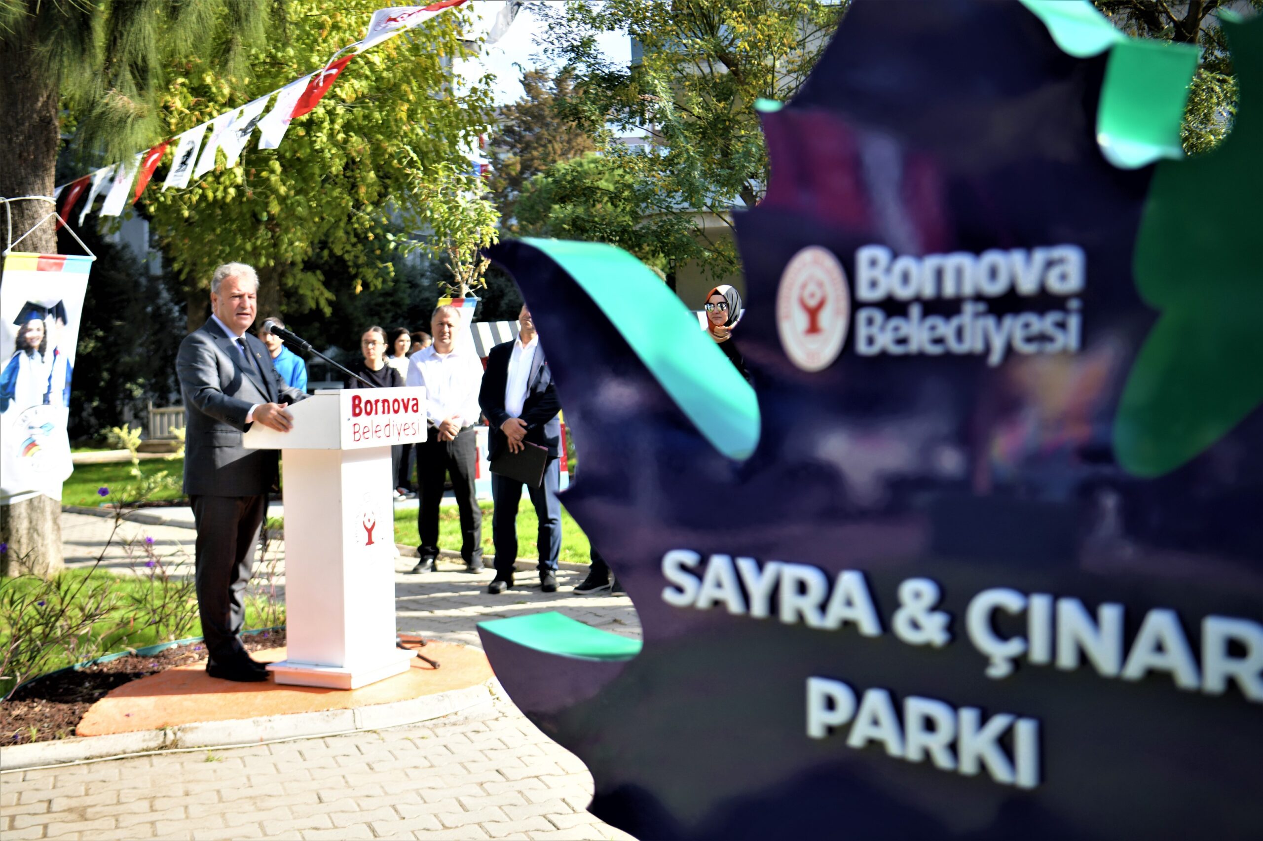 BORNOVA _ Enkazdan çıkarıldıkları gün isimleri parka verildi