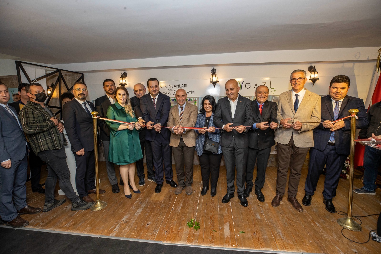 Bu örnek birlikteliği tesis ettiğimiz için çok mutluyum