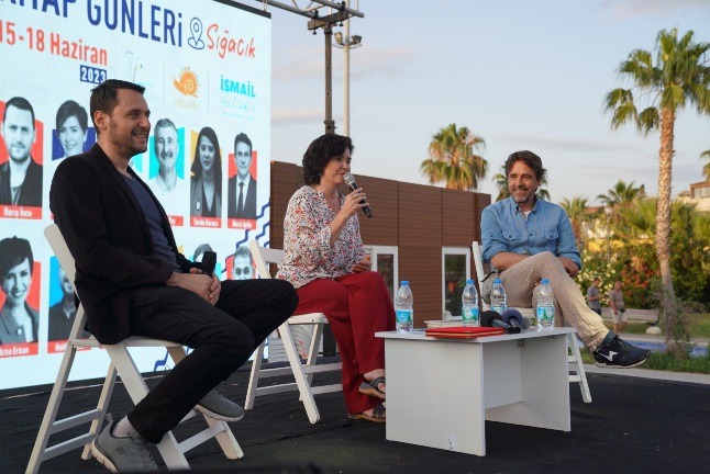 Bu yıl ikincisi düzenlenen “Seferihisar Kitap Günleri” renkli görüntülerle açıldı