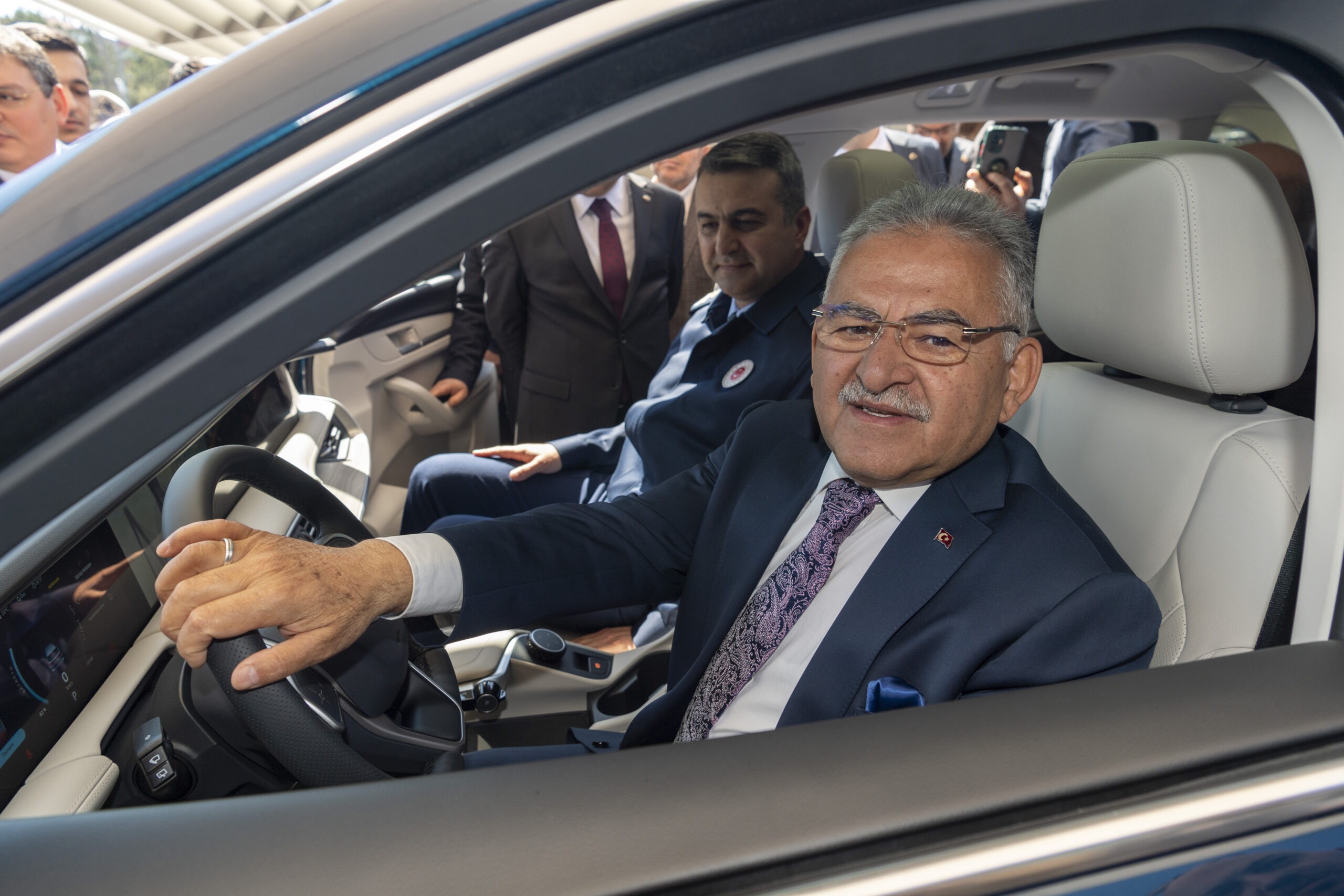 Büyükkılıç’tan Cumhurbaşkanı Erdoğan’a “TOGG” Teşekkürü Kayseri Büyükşehir Belediye Başkanı Dr. Memduh Büyükkılıç, yerli