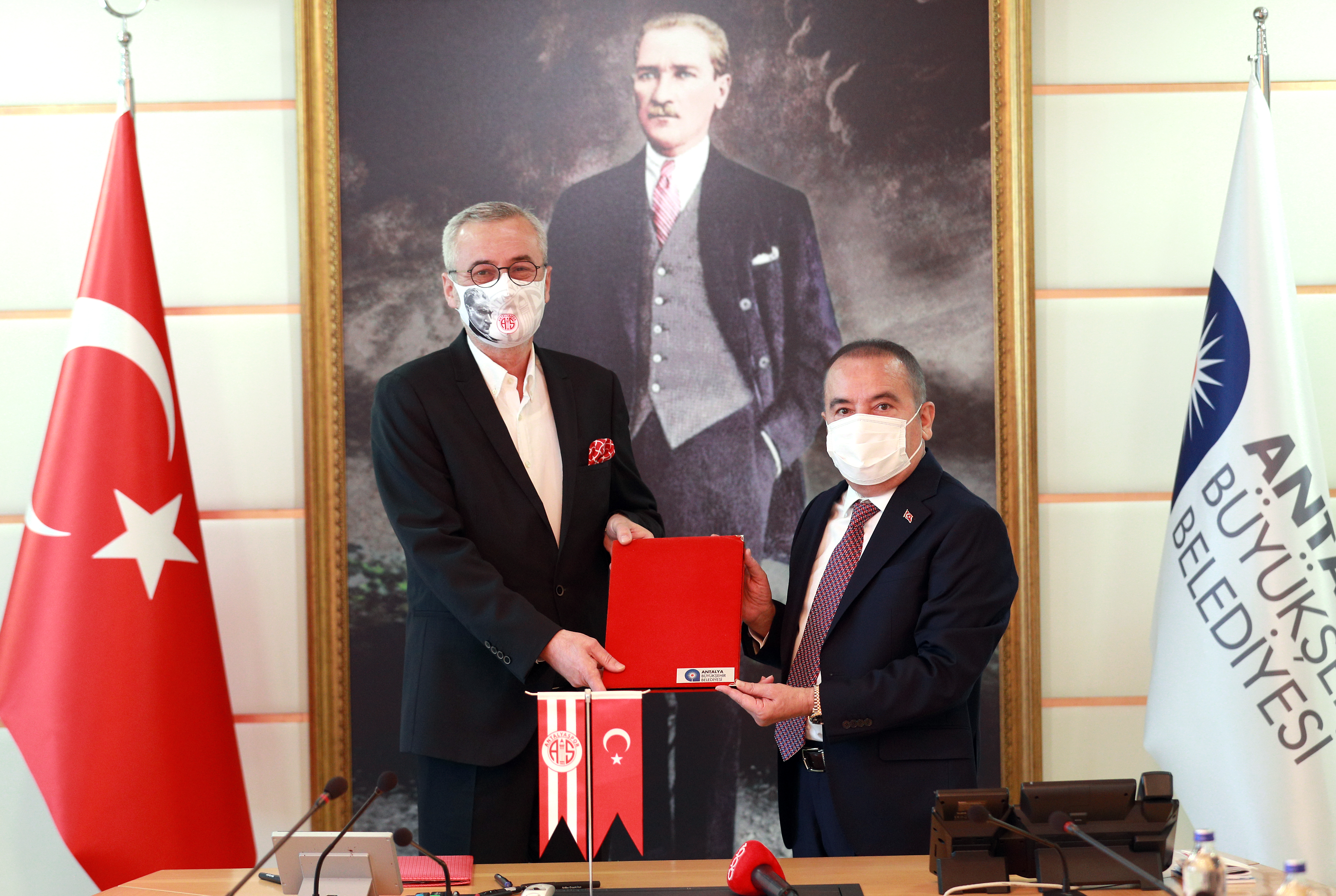 Büyükşehir ile Antalyaspor arasında işbirliği protokolü imzalandı