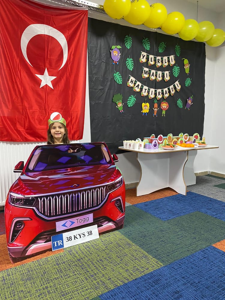 BÜYÜKŞEHİR KÜTÜPHANESİNDE MİNİKLERİN ‘TOGG’LU YERLİ MALI ETKİNLİĞİ