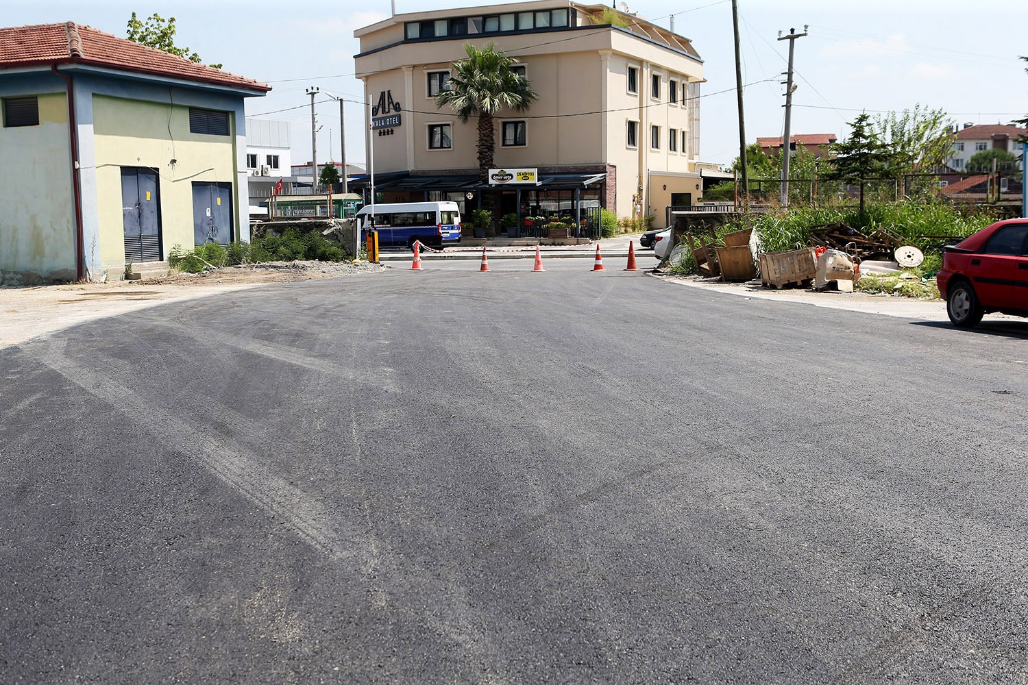 Büyükşehir süratle bitirdi: Yeni hastanenin acil yolu tamam