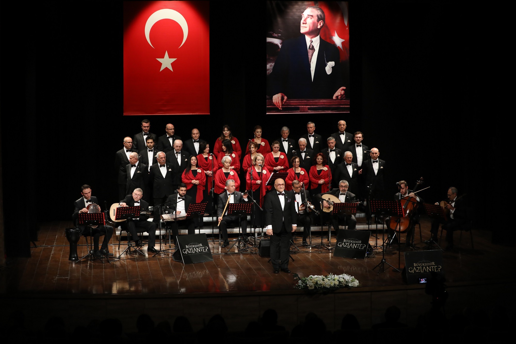 BÜYÜKŞEHİR TÜRK MUSİKİ KOROSU’NDAN KADINLAR GÜNÜNE ÖZEL KONSER