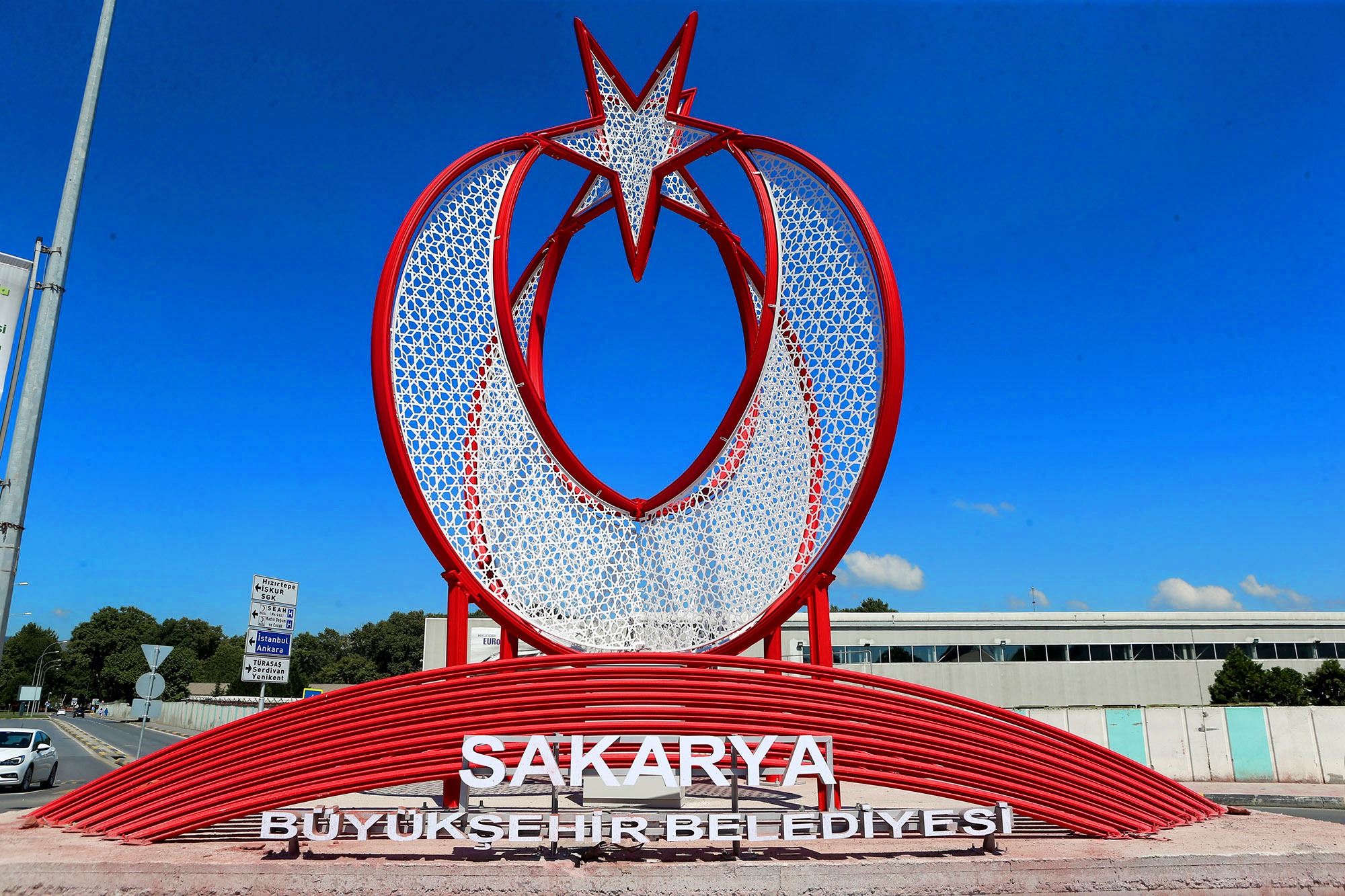 BÜYÜKŞEHİR'DEN O BÖLGEYE ''AY YILDIZLI''  DOKUNUŞ