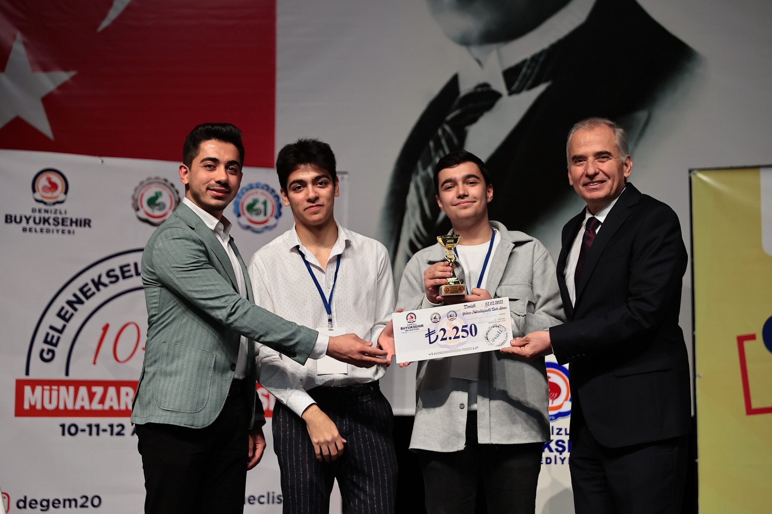 Büyükşehir’in Münazara Turnuvası tamamlandı