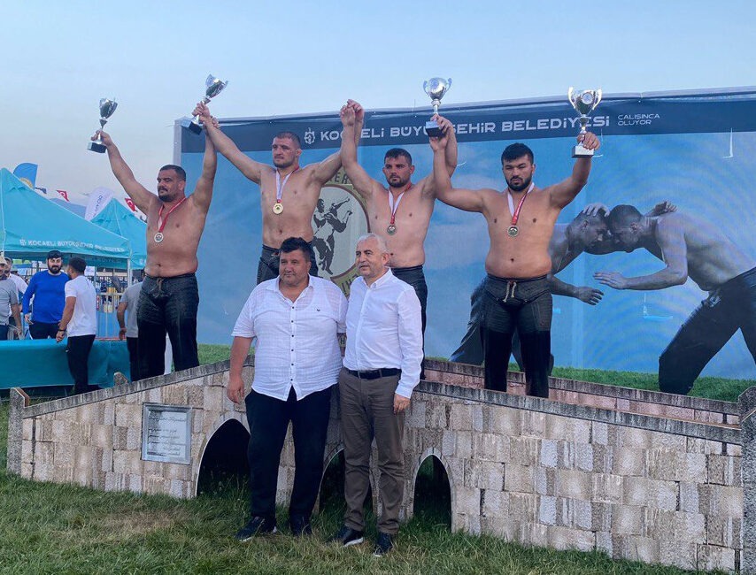 Büyükşehir Belediyesi güreşçileri Osman