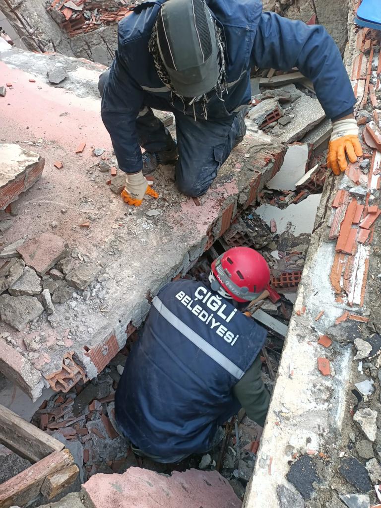 ÇAK Ekibi Deprem Bölgesinde Arama Kurtarma Çalışmalarını Sürdürüyor