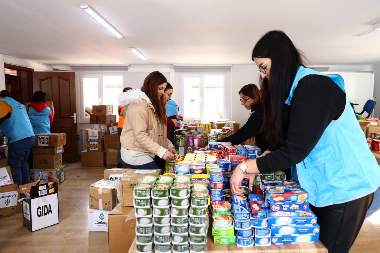 ÇANKAYA BELEDİYESİ BEŞ GÜNDE 156 İNSANİ YARDIM ARACI GÖNDERDİ