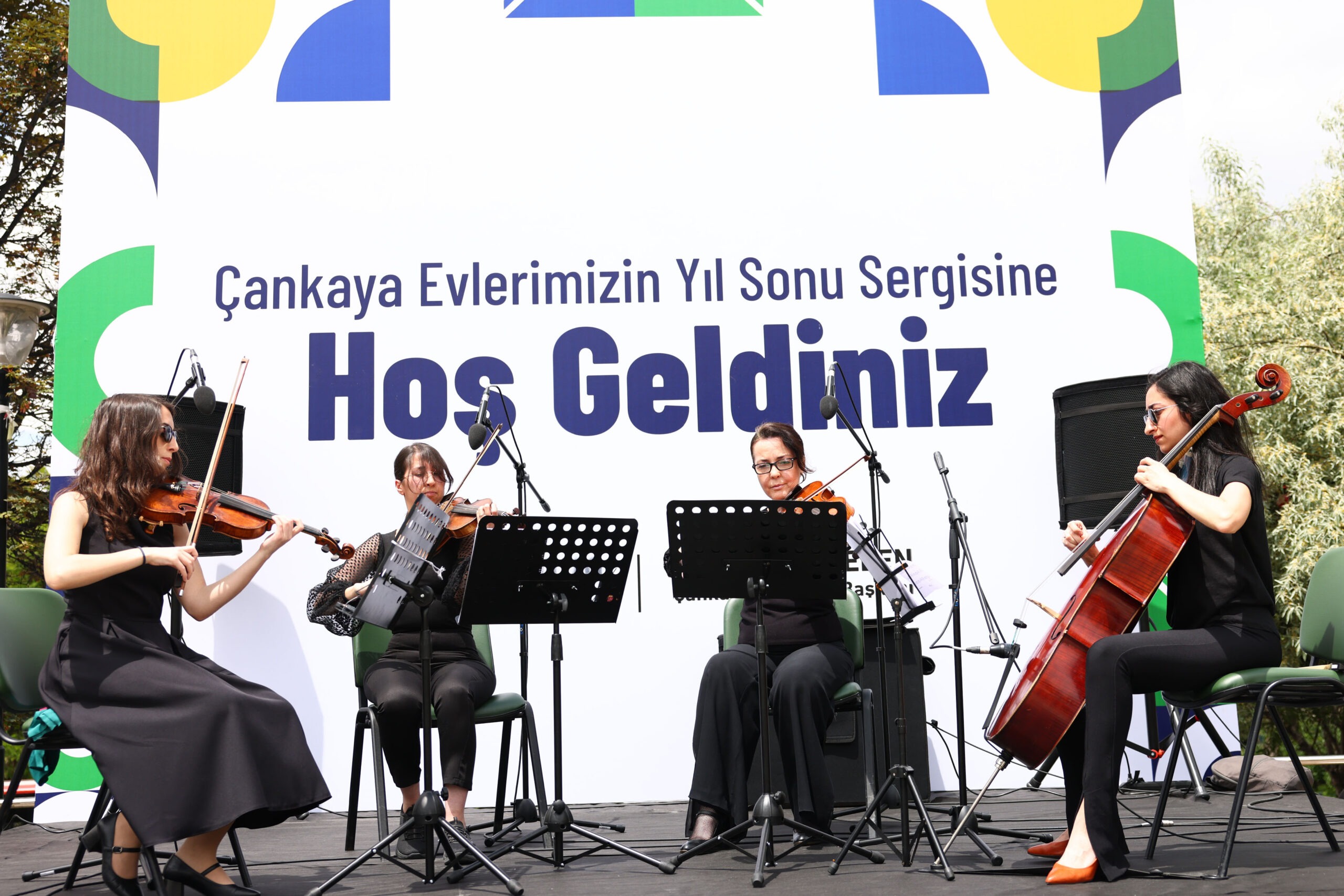 - ÇANKAYA EVLERİ'NDE YILSONU SERGİLERİ BAŞLADI