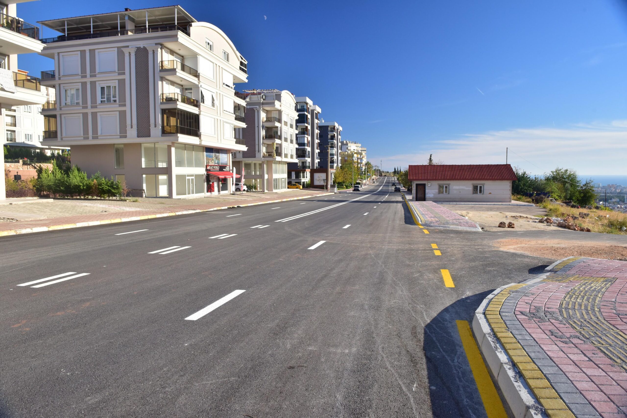 Cem Karaca Caddesi’nin yol çizgi çalışması tamamlandı