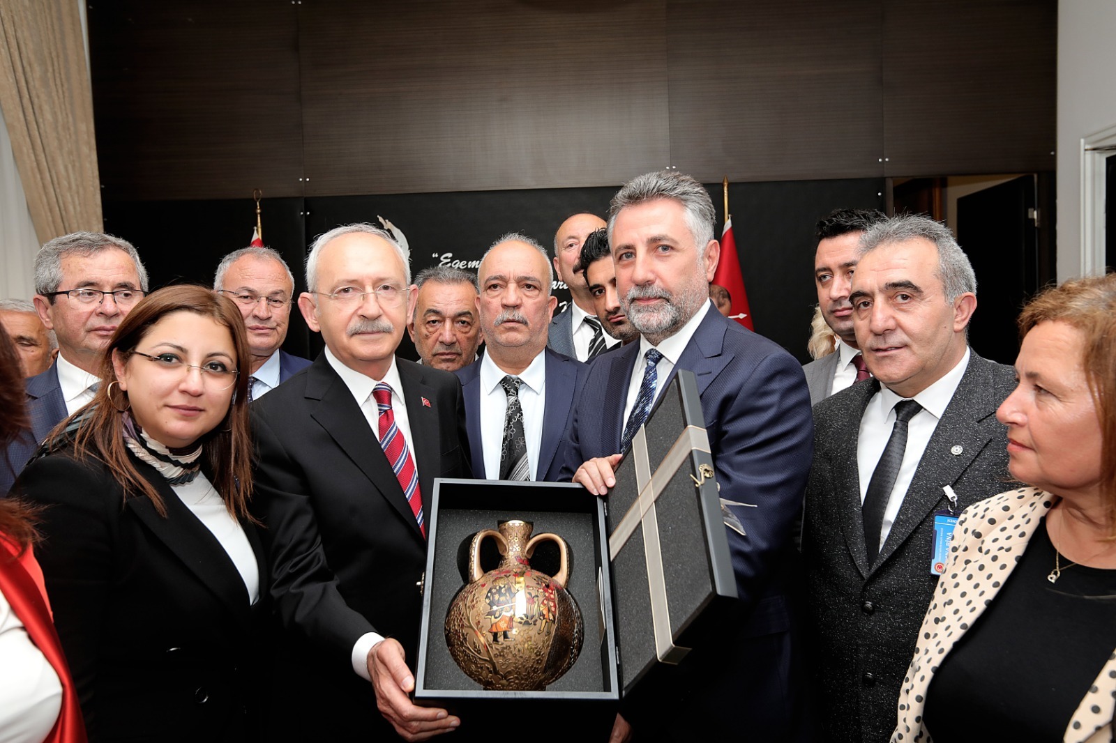 CHP BAYRAKLI'DAN KILIÇDAROĞLU'NA ZİYARET