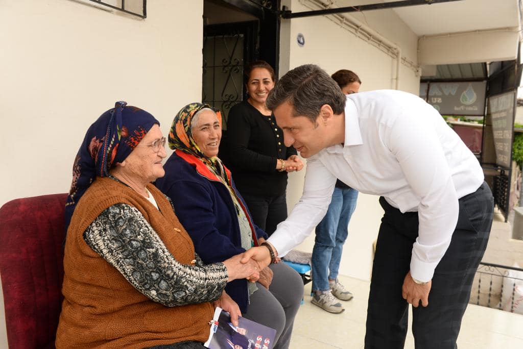 CHP İzmir Milletvekili Adayı Deniz Yücel,Haydi, ilk turda bitirelim bu işi”