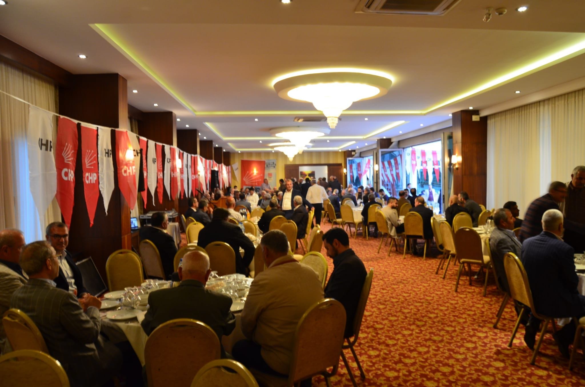 CHP 'nin Şanlıurfa'daki 'Vefa İftarı'na Yoğun Katılım