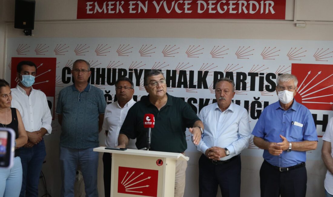 CHP İzmir Milletvekili Kamil
