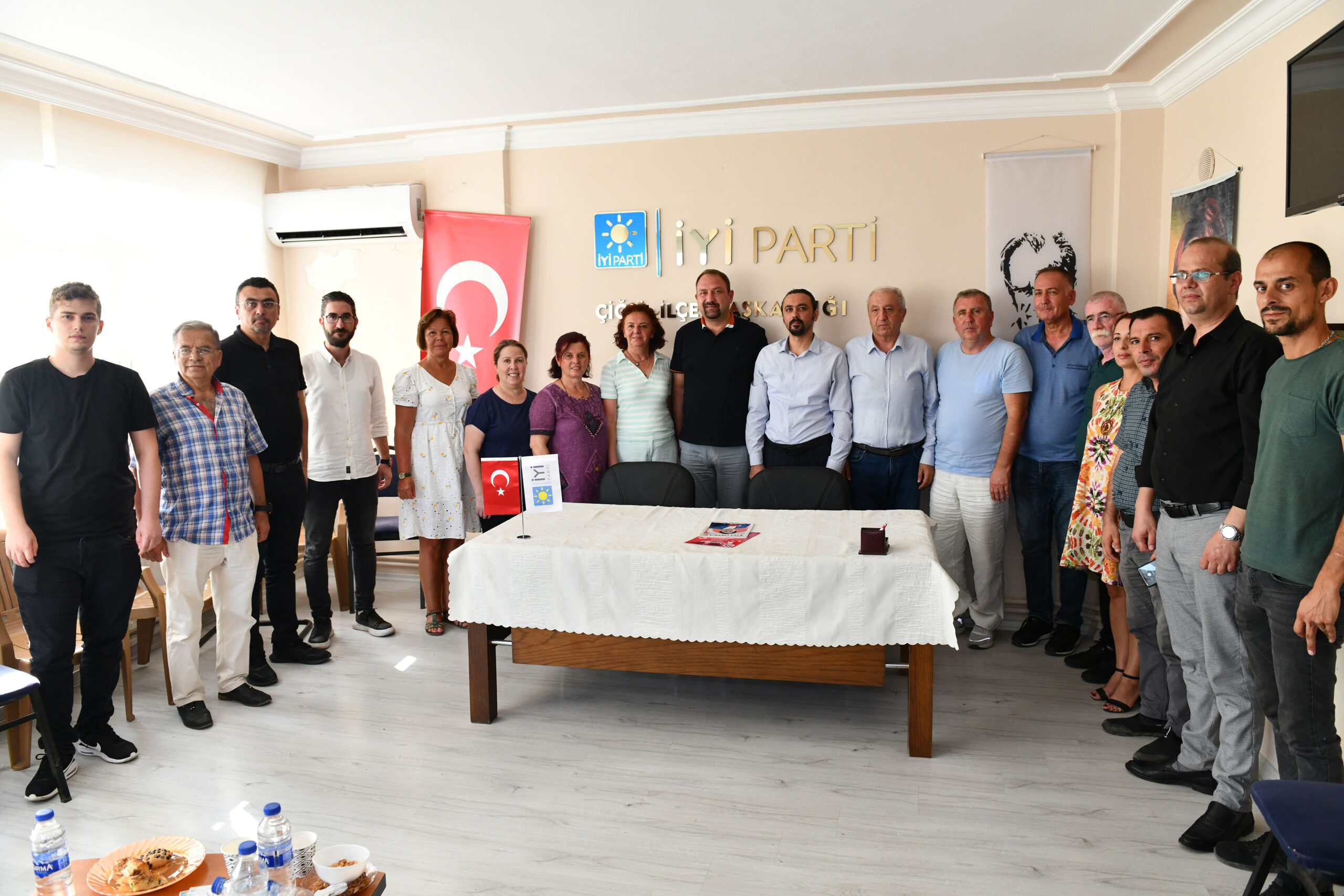 ÇİĞLİ- Başkan Gümrükçü'den Siyasi Parti Temsilcilerine Ziyaret