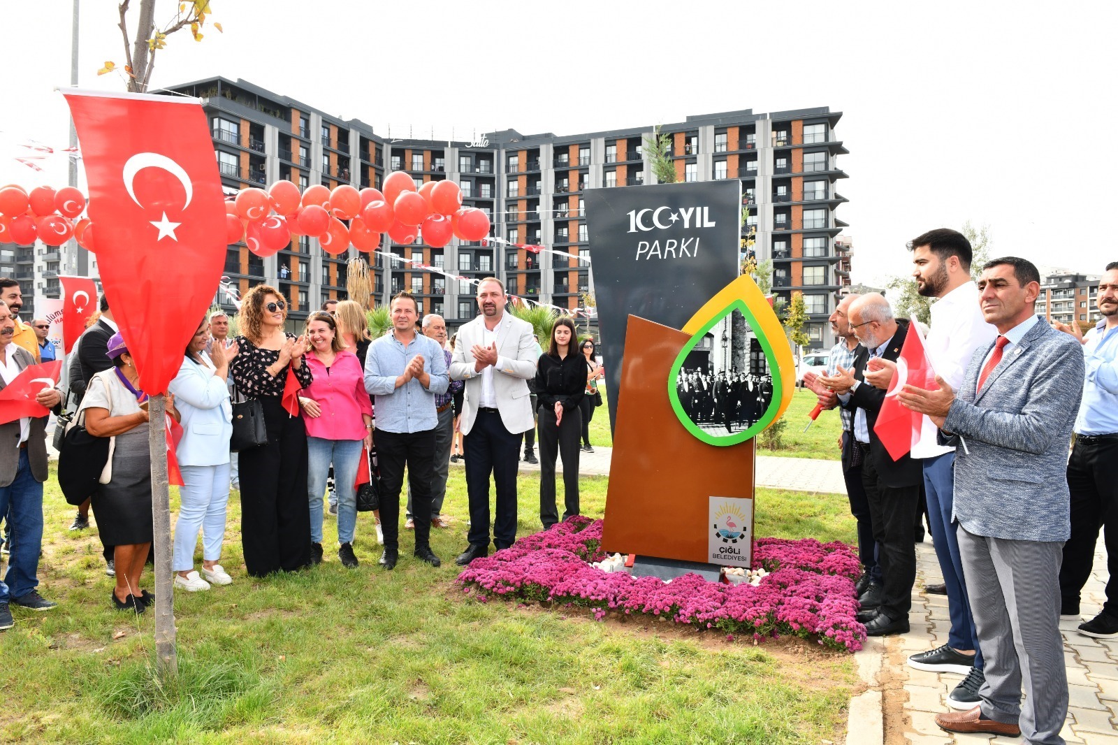 Çiğli Belediyesi’nden Cumhuriyetin 100. Yılına Özel Park Açılışı