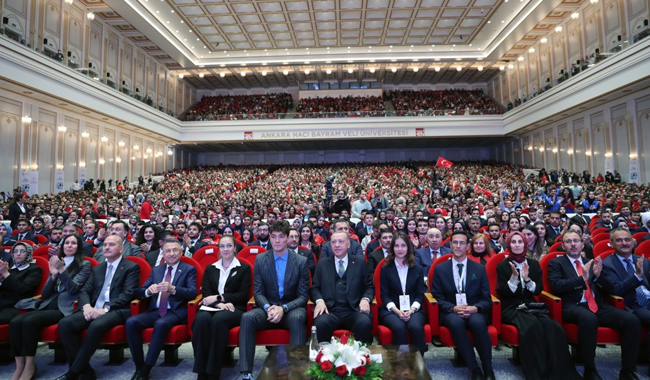 Cumhurbaşkanı Erdoğan, İstiklal Türküleri Lansmanı ve Temsilci Gençler ile Millî Sporcularla Bir Araya Geldi