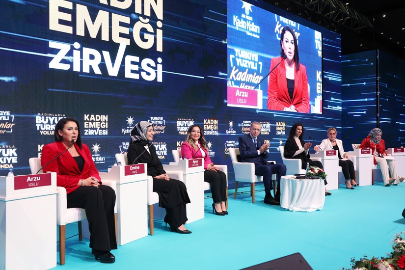 Cumhurbaşkanı : Kadınlarımızın, son 20 yılda hayata geçirdiğimiz reformların tamamında katkısı vardır