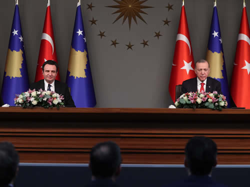 CUMHURBAŞKANI : KOSOVA’NIN NATO, AVRUPA KONSEYİ VE AVRUPA BİRLİĞİ ÜYELİK VİZYONUNU DESTEKLİYORUZ